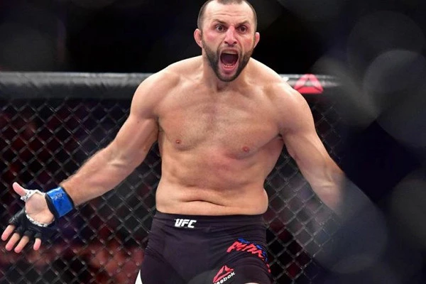 Российский боец UFC устроил пьяную драку на свадьбе